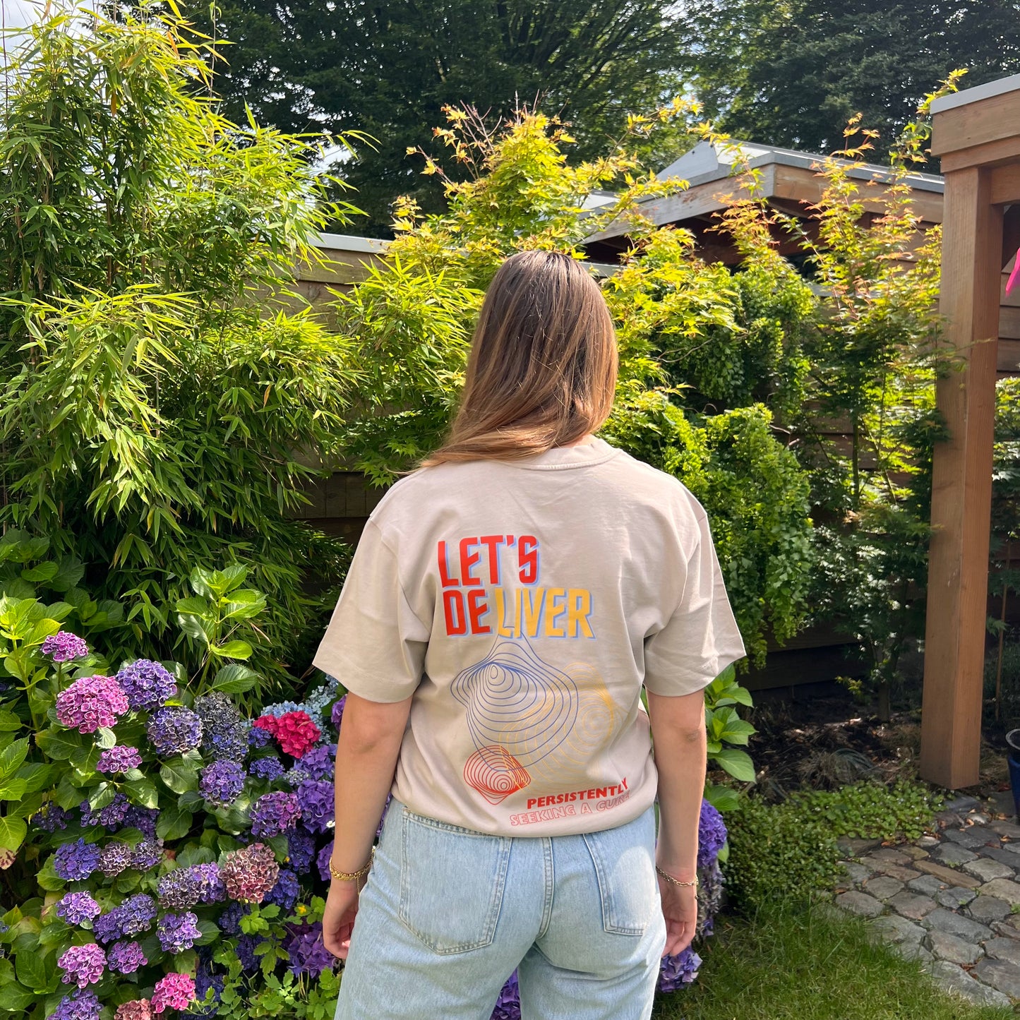 T-shirt 'Deliver' Beige